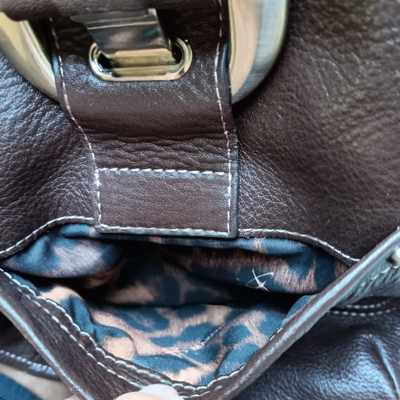 B Makowsky Brown Leather Crossbody  Retail  $280⚘️ - Picture 10 of 14